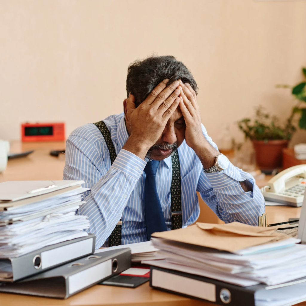 年末の疲労が引き起こす神経トラブル|見逃しやすい症状と対策